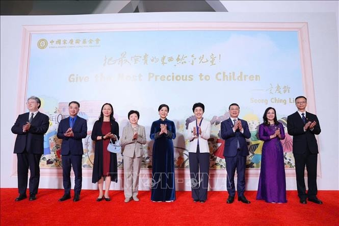 Phu nhân Ngô Phương Ly thăm Trung tâm Giao lưu khoa học văn hóa thanh thiếu niên Tống Khánh Linh- Ảnh 6.