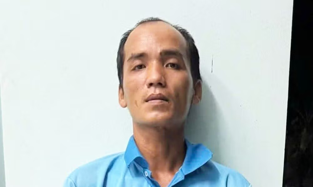 Xin đi nhờ xe rồi dụ dỗ bé gái vào quán cà phê chòi để 'làm trò đồi bại'- Ảnh 1.