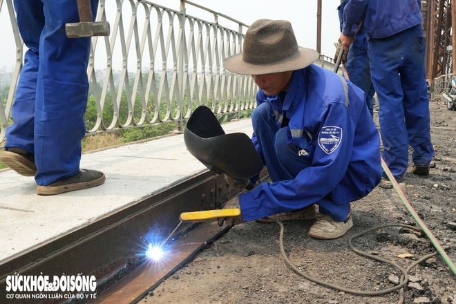 Cầu Long Biên có kịp hoàn thành sữa chữa cuối tháng 5?- Ảnh 2.