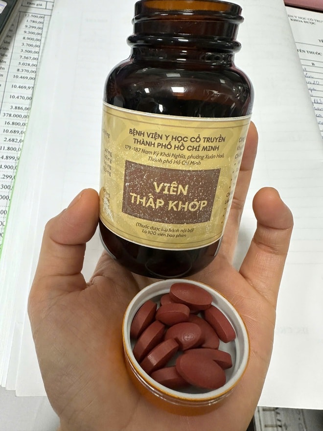 TPHCM: Điều tra vụ nghi làm giả thuốc Bệnh viện Y học cổ truyền- Ảnh 1.