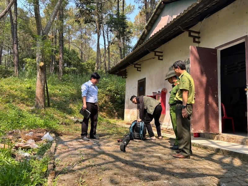 Kiểm lâm khuyến cáo không đốt vàng mã trong cao điểm nắng nóng để phòng cháy rừng- Ảnh 2.