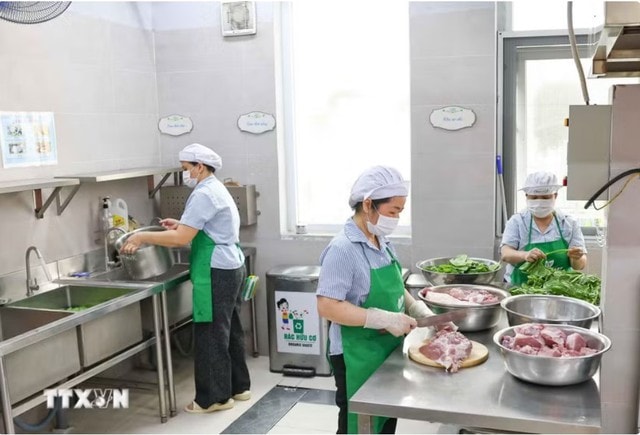 Hà Nội dự kiến thí điểm lắp camera AI tại các 'điểm nóng' về an toàn thực phẩm- Ảnh 1.