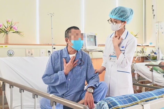 Can thiệp ECMO, giành lại sự sống cho người bệnh sốc nhiễm khuẩn, suy đa tạng nguy kịch- Ảnh 2.