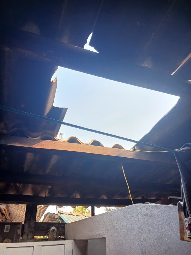 Nhiều nhà dân, công trình công cộng ở Quảng Trị bị hư hại sau trận lốc xoáy- Ảnh 2.