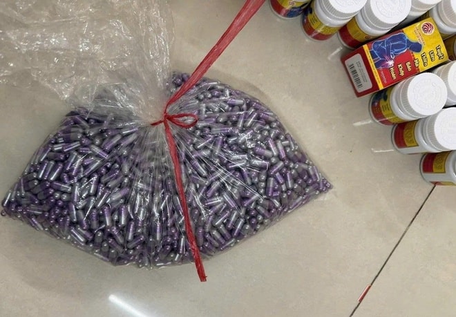 Bắt 3 đối tượng sản xuất, buôn bán thuốc đông y giả trộn Paracetamol ở TPHCM - Ảnh 2.