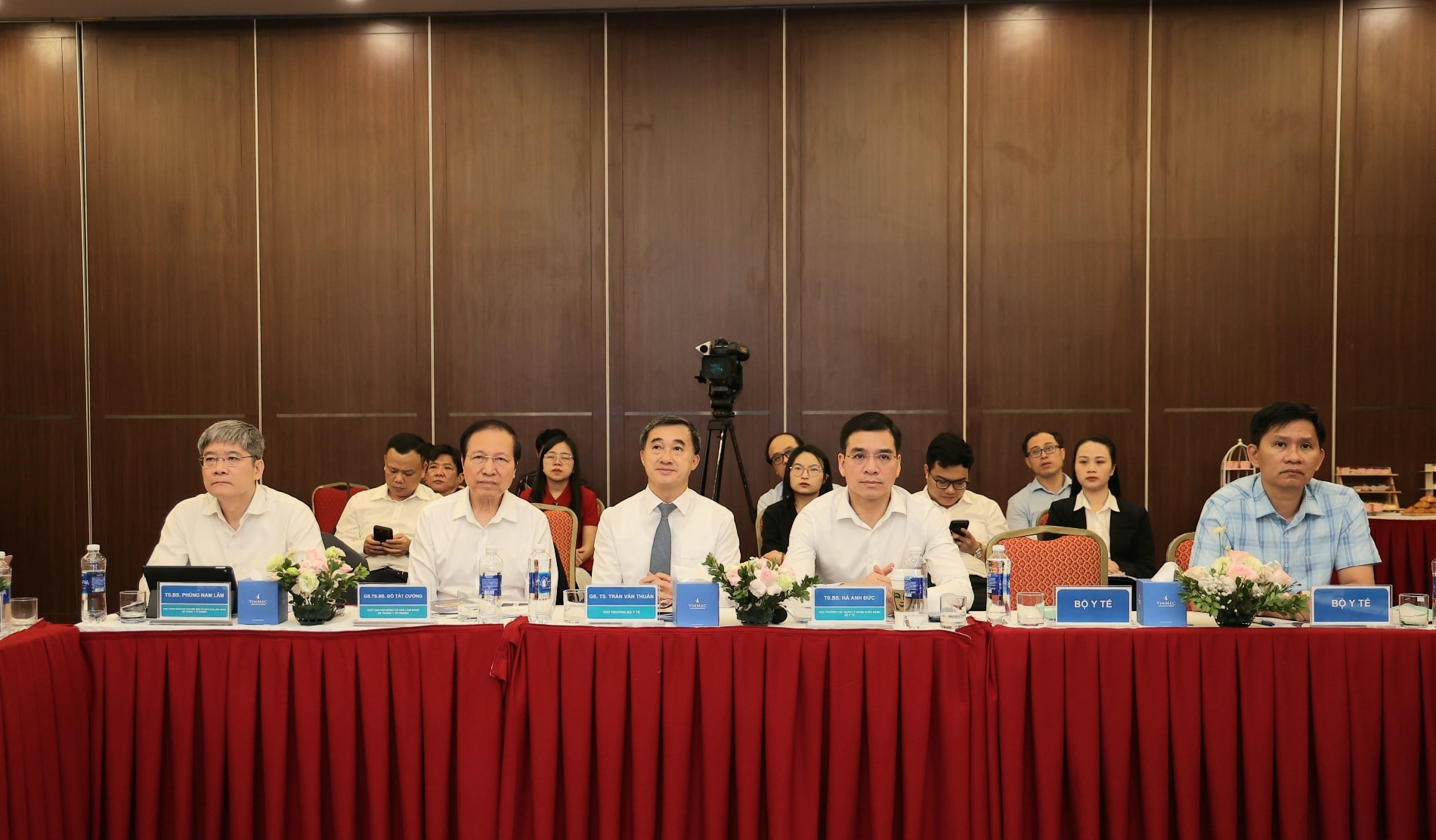 Thứ trưởng Bộ Y tế: Không thể để cấp cứu ngoại viện tiếp tục mỏng, chậm, thiếu đồng bộ trong toàn bộ chuỗi cấp cứu- Ảnh 2.