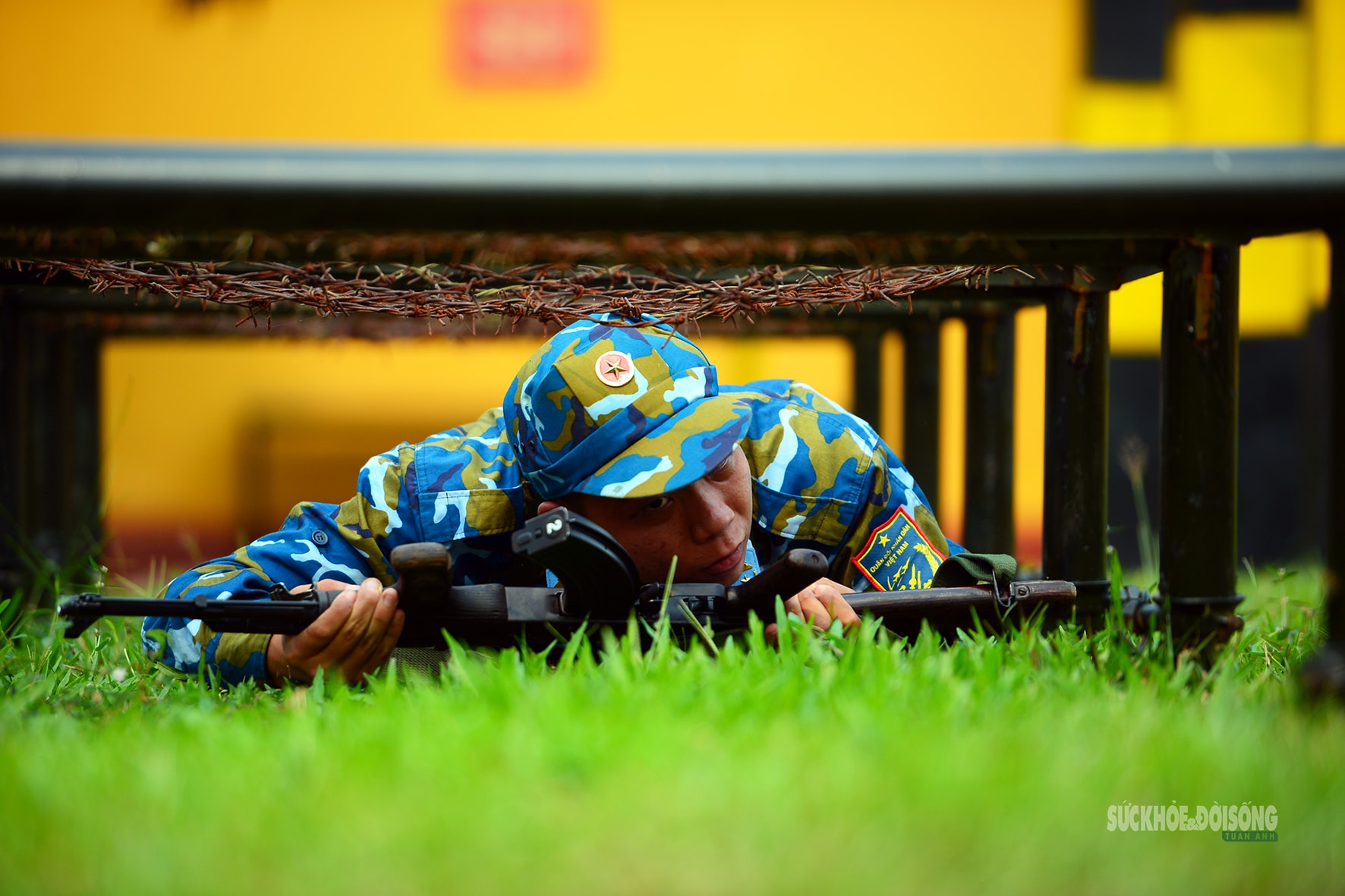 Lính tên lửa làm gì trên thao trường?- Ảnh 1.