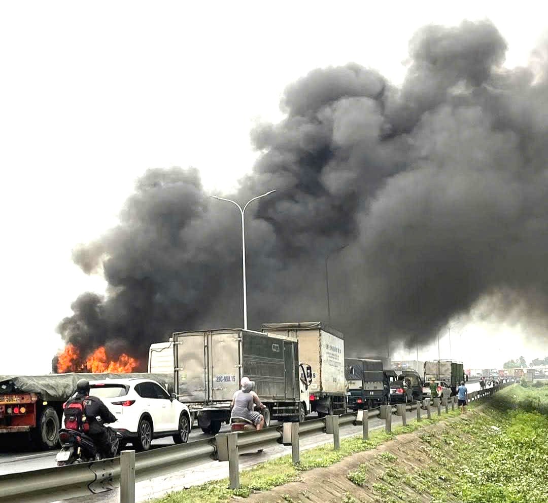 Thông tin vụ tàu hỏa bốc cháy 2 toa chở khách- Ảnh 3.