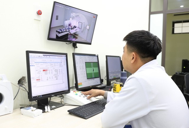 Bệnh viện Đa khoa tỉnh Hà Tĩnh: Làm chủ kỹ thuật chuyên sâu, giữ vững 'trụ cột' tuyến tỉnh- Ảnh 1.