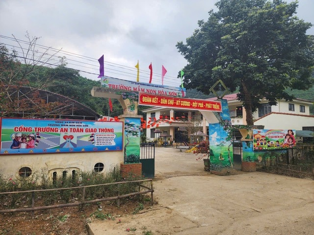 Hiệu trưởng nói gì sau khi bị kỷ luật vì khai khống bữa ăn từ thiện của học sinh?- Ảnh 1.