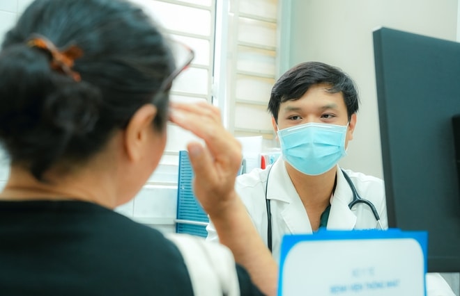 TPHCM đồng loạt triển khai khám sức khỏe miễn phí cho người dân, đưa y tế đến tận nhà- Ảnh 8.