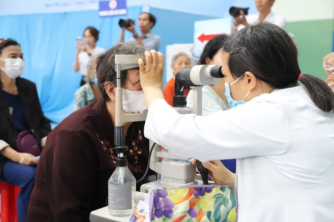 TPHCM đồng loạt triển khai khám sức khỏe miễn phí cho người dân, đưa y tế đến tận nhà- Ảnh 5.