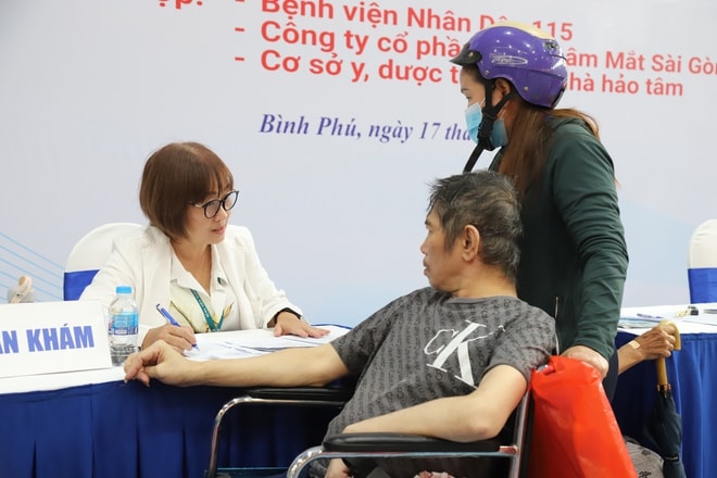 TPHCM đồng loạt triển khai khám sức khỏe miễn phí cho người dân, đưa y tế đến tận nhà- Ảnh 6.