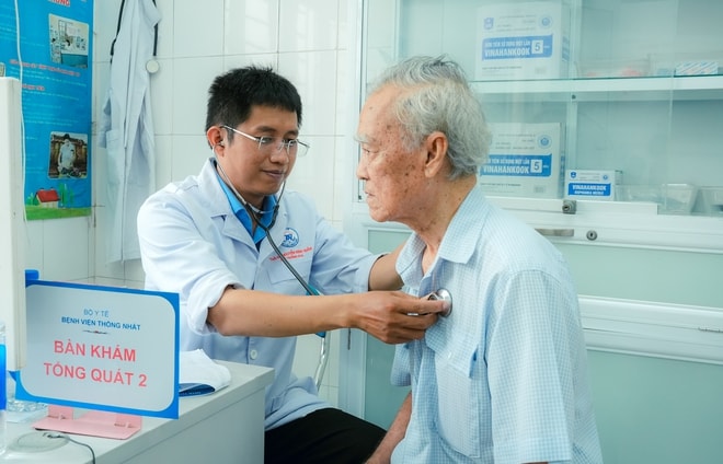 TPHCM đồng loạt triển khai khám sức khỏe miễn phí cho người dân, đưa y tế đến tận nhà- Ảnh 10.