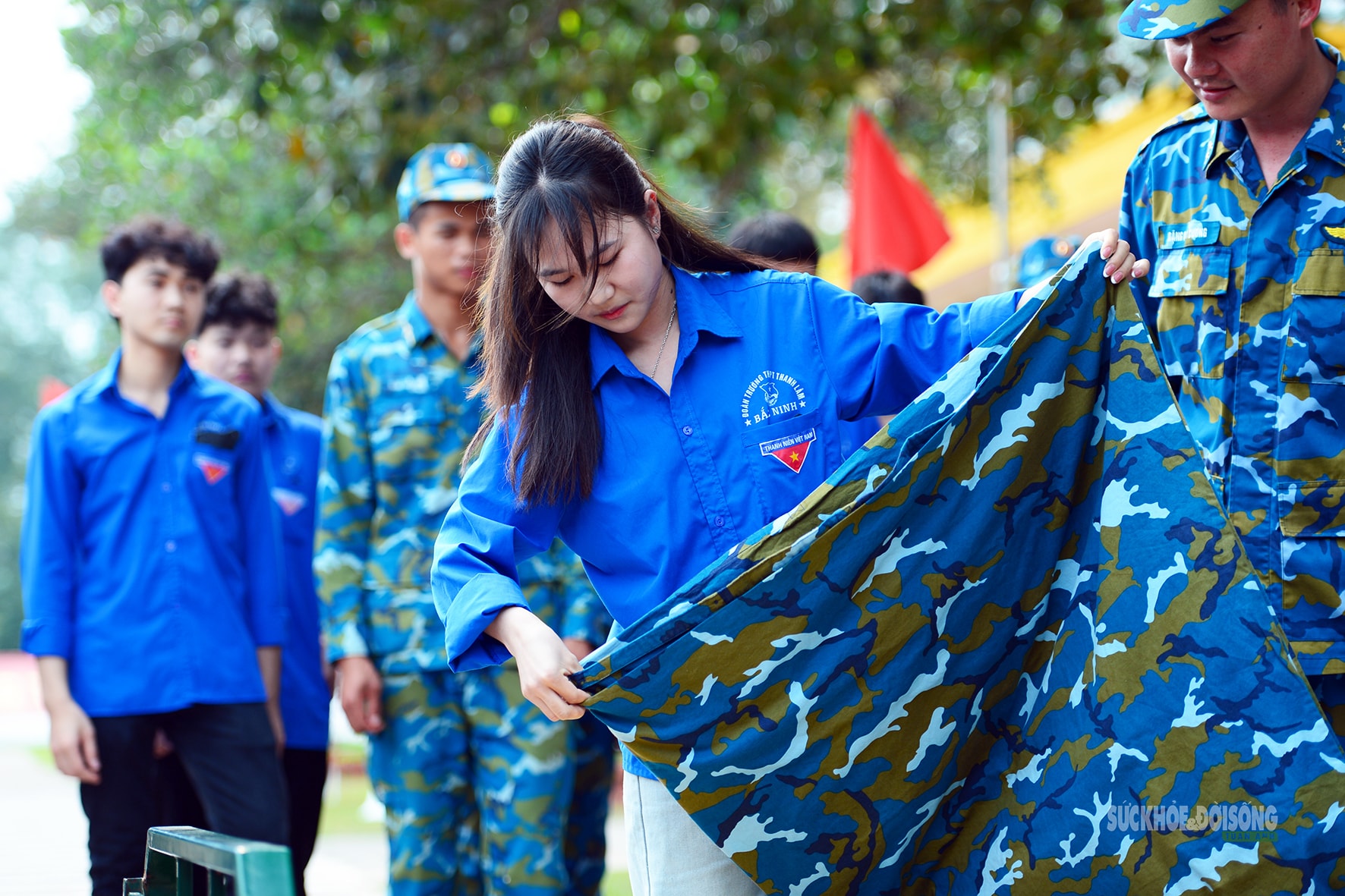 Bất ngờ nữ sinh lớp 12 trổ tài gấp chăn vuông như gạch- Ảnh 3.