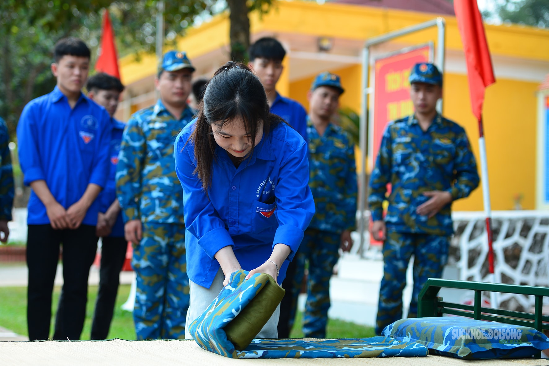 Bất ngờ nữ sinh lớp 12 trổ tài gấp chăn vuông như gạch- Ảnh 7.