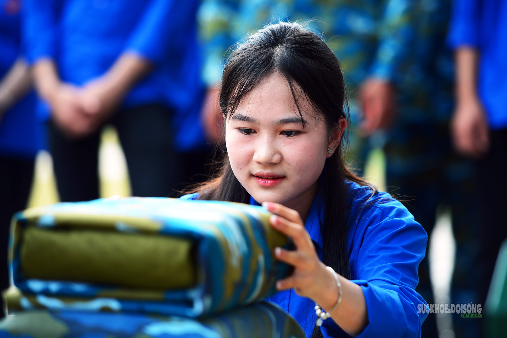 Bất ngờ nữ sinh lớp 12 trổ tài gấp chăn vuông như gạch- Ảnh 9.