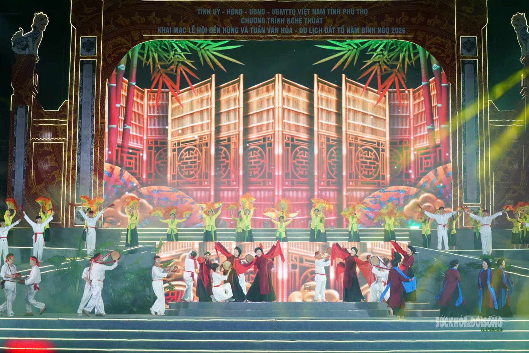 Rực rỡ đêm khai mạc Lễ hội Đền Hùng 2026- Ảnh 4.
