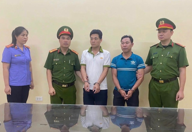 Khởi tố Sằm Văn Học và Sằm Văn Sy vì sử dụng giấy tờ xe, biển số đẹp giả- Ảnh 1.