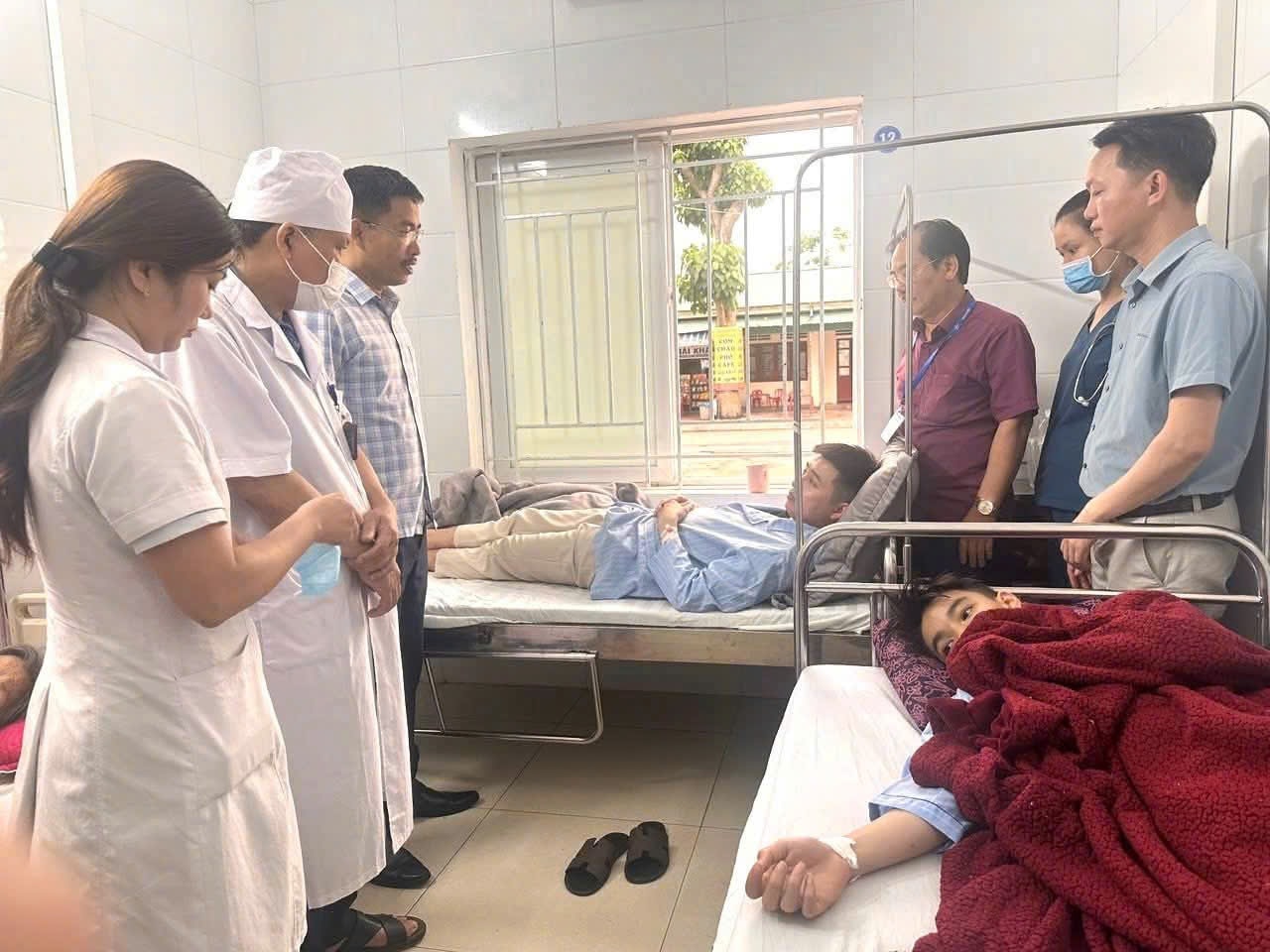 Nghệ An kêu gọi người từng mua bánh mì Sơn Quỳnh theo dõi sức khỏe sau vụ nghi ngộ độc thực phẩm- Ảnh 2.