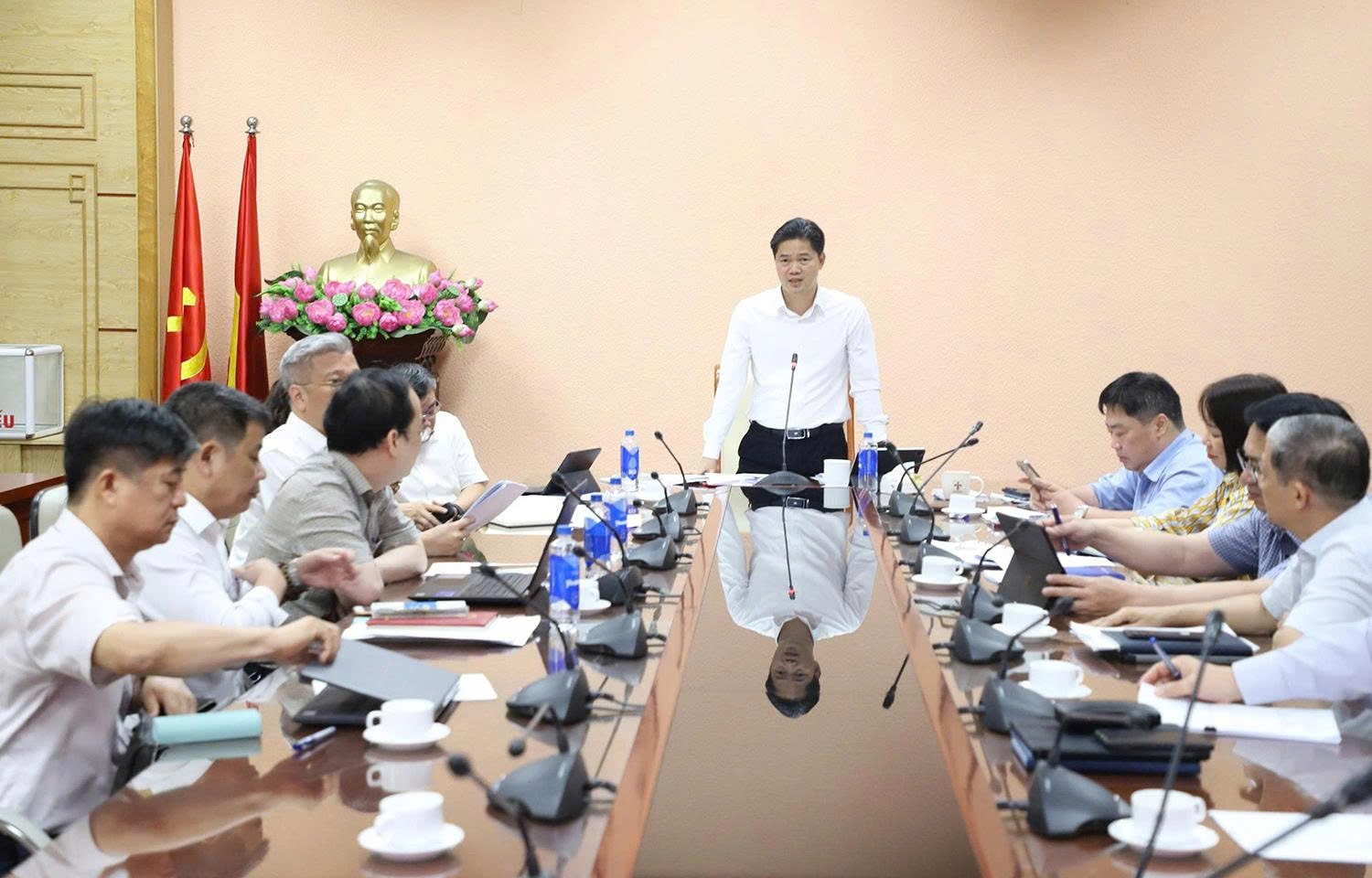 Bộ Y tế nỗ lực cắt giảm, cải cách, phân cấp giải quyết thủ tục hành chính, điều kiện kinh doanh- Ảnh 6.