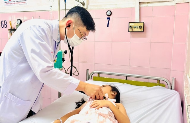 TPHCM kiểm tra toàn bộ chuỗi cung ứng sau vụ hơn 200 học sinh ngộ độc- Ảnh 2.