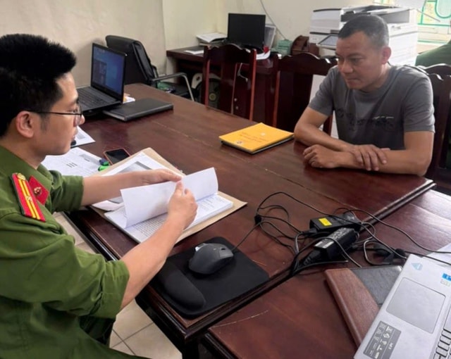 Khởi tố 3 người 'chốt số' qua điện thoại- Ảnh 1.