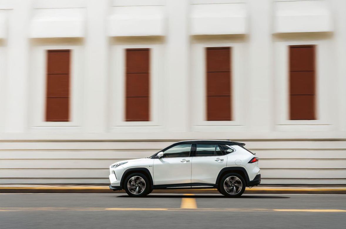 Yaris Cross HEV linh hoạt di chuyển trong đô thị.