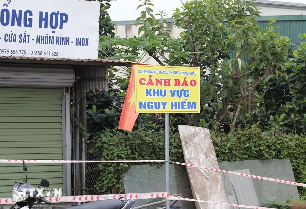 Khẩn trương sơ tán dân, ứng phó sạt lở nghiêm trọng tại Phú Thọ- Ảnh 3.