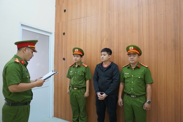 Chỉ vay 20 triệu, người phụ nữ gánh nợ 400 triệu vì 'phí dịch vụ', 'tiền cà phê' và đáo hạn dây chuyền- Ảnh 1.