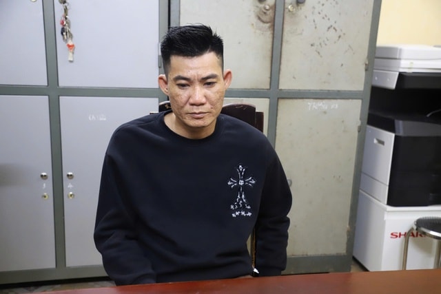 Bắt nhanh đối tượng truy nã nguy hiểm từ Cà Mau lẩn trốn tại Lào Cai- Ảnh 1.