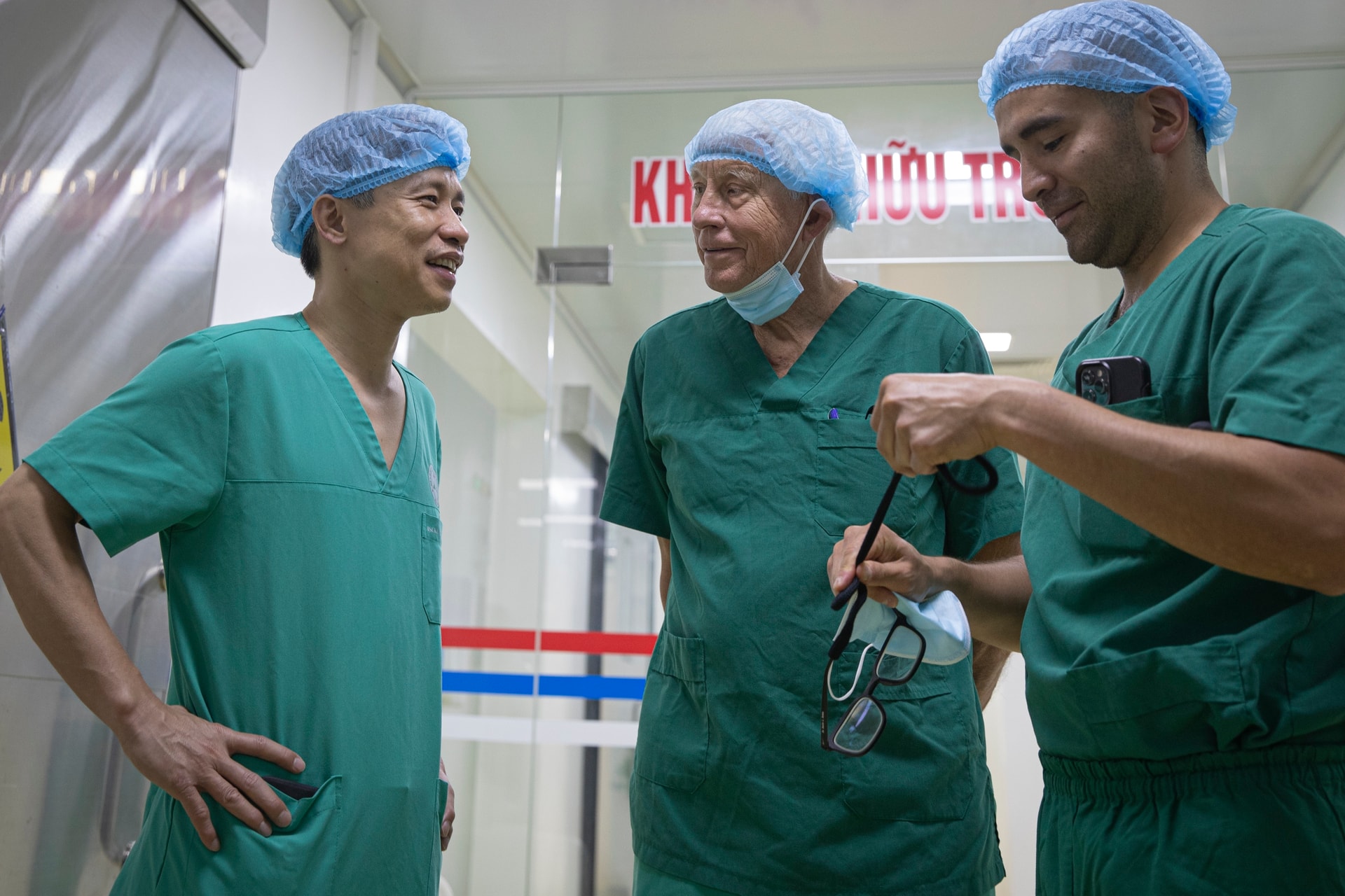 PGS.TS.BS Nguyễn Mạnh Khánh - Người giữ lửa tri thức, nối dài y đức- Ảnh 6.
