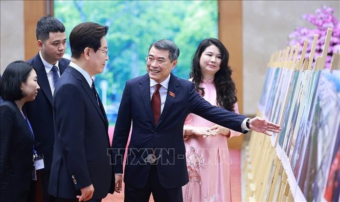 Thủ tướng Lê Minh Hưng hội kiến Tổng thống Hàn Quốc Lee Jae Myung- Ảnh 8.