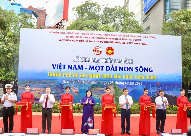 TPHCM trưng bày hơn 300 tác phẩm tái hiện lịch sử hào hùng của dân tộc- Ảnh 4.