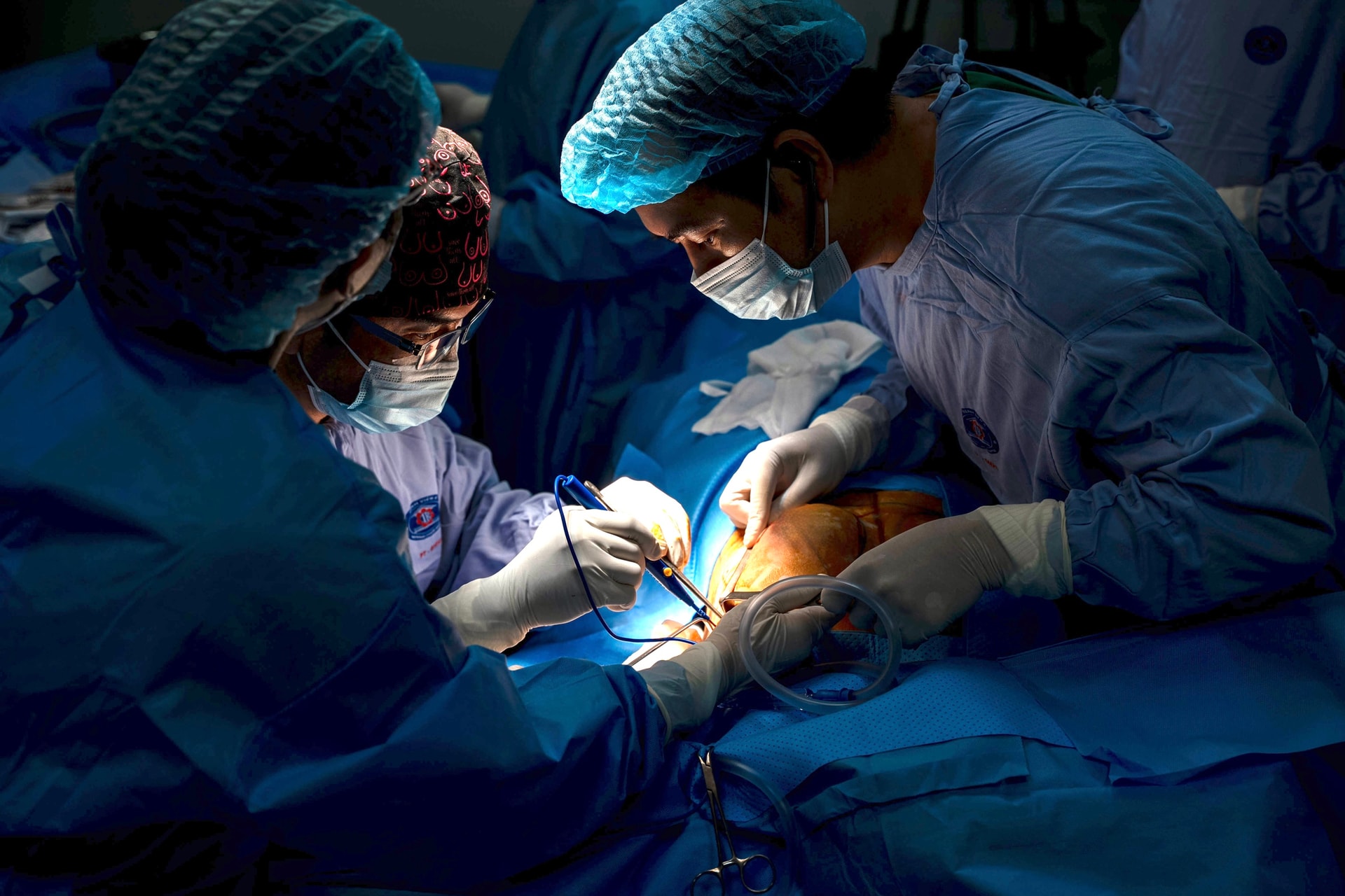 Điều trị ung thư vú bước vào kỷ nguyên y học chính xác, tỷ lệ sống tăng rõ rệt- Ảnh 2.