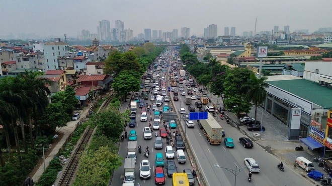 Người dân rời Thủ đô nghỉ Giỗ Tổ Hùng Vương, cửa ngõ 'tăng nhiệt', vành đai ùn dài- Ảnh 2.