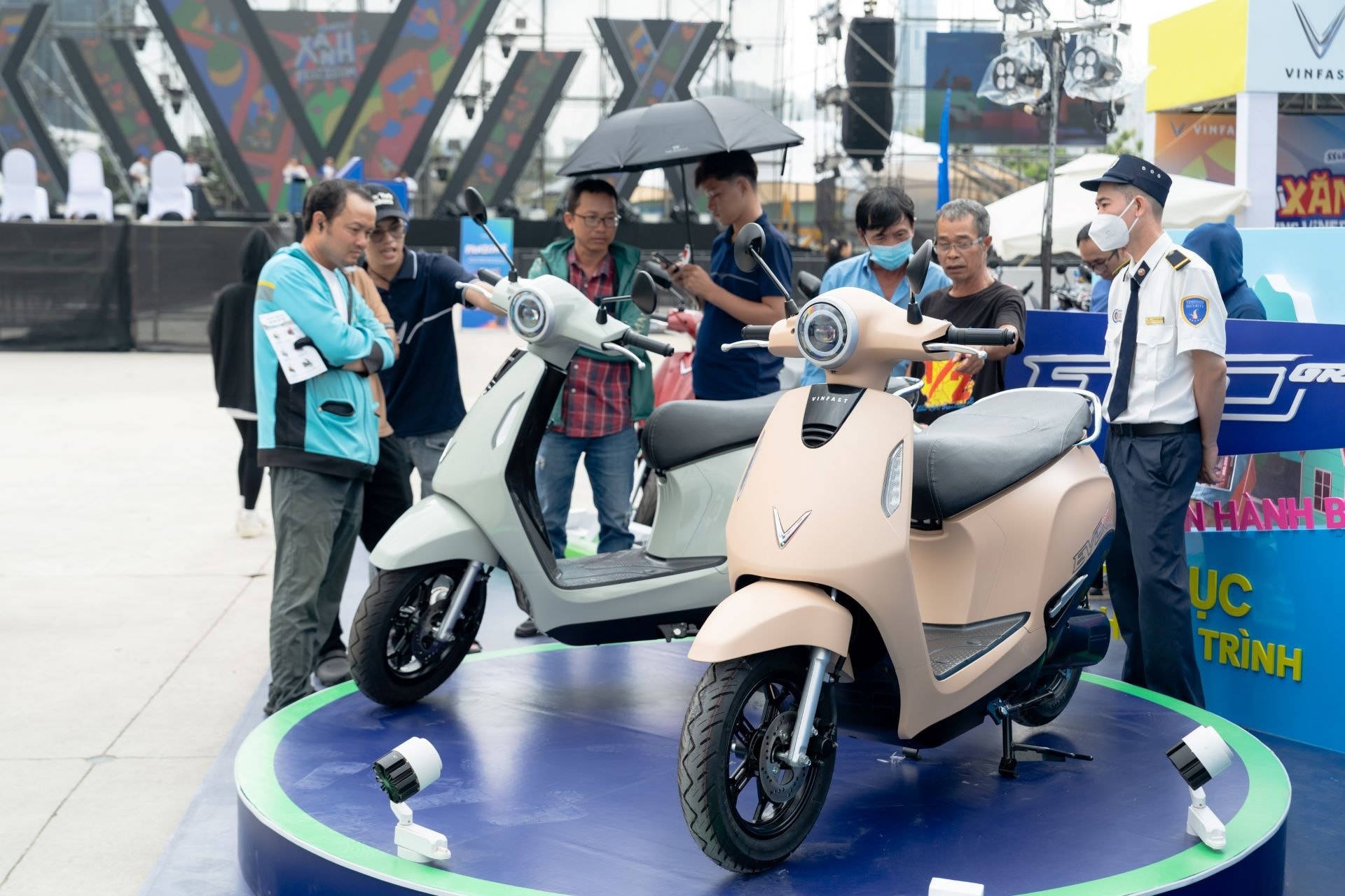 Lý do xe điện 'phủ sóng' từ gia đình đến doanh nghiệp - 2