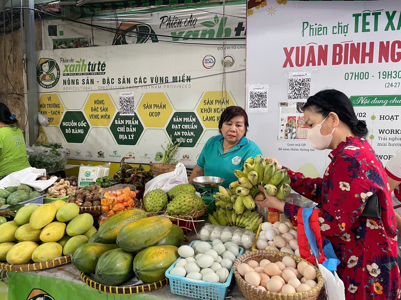 TP Hồ Chí Minh: Sức mua tăng mạnh trước lễ 30/4 - 1/5- Ảnh 3. TP Hồ Chí Minh: Sức mua tăng mạnh trước lễ 30/4 - 1/5- Ảnh 3.