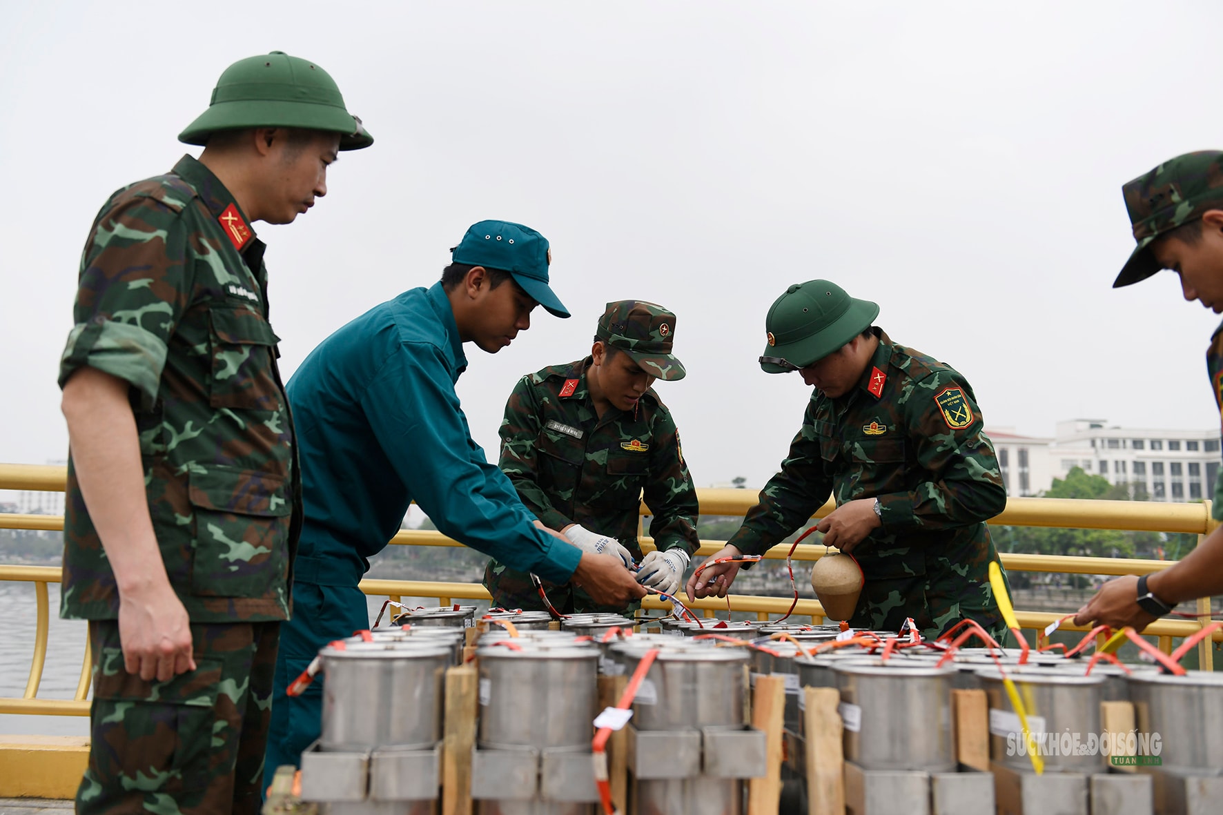 Sẵn sàng cho màn pháo hoa rực sáng Đất Tổ- Ảnh 1.