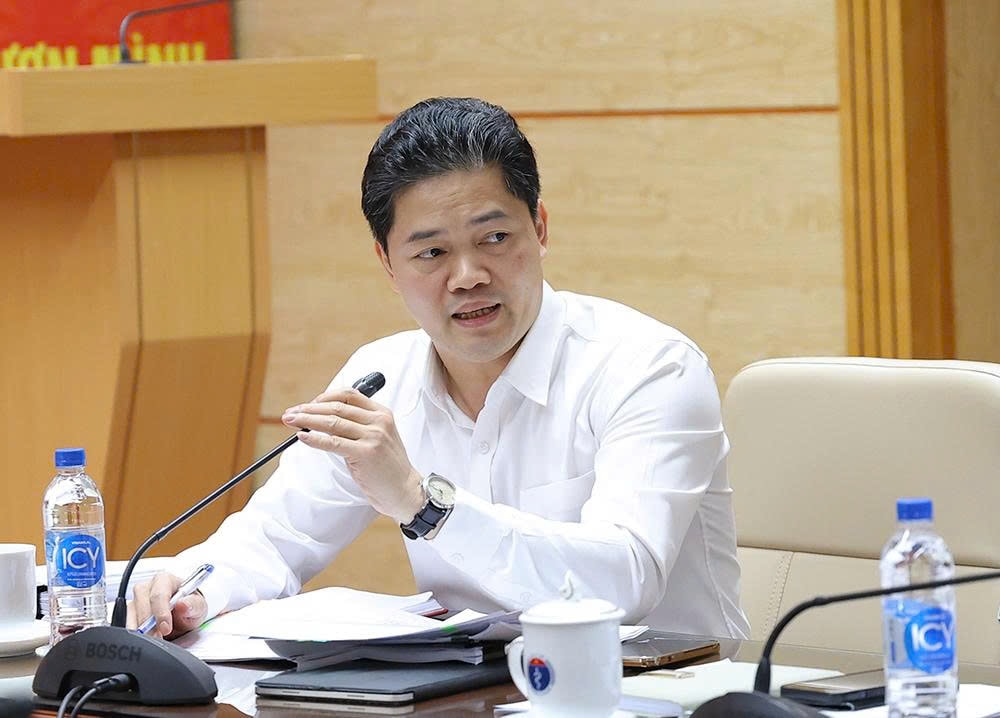 Bộ trưởng Đào Hồng Lan: Hoàn thiện đồng bộ hệ thống pháp luật tạo hành lang pháp lý cho hoạt động y tế- Ảnh 2.