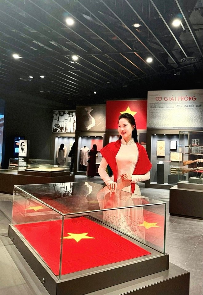 Từ Quảng Ninh ra Hà Nội 'check-in' 30/4 để tìm khoảnh khắc tự hào- Ảnh 1.