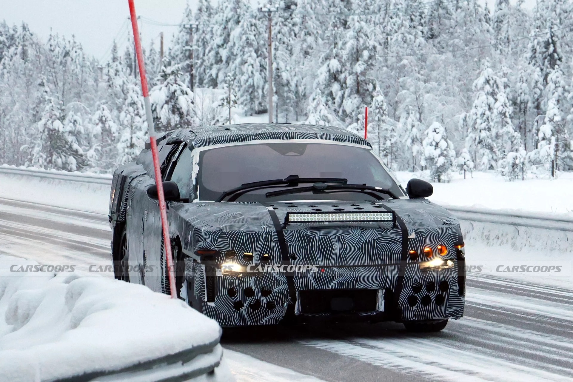 Ferrari Luce sở hữu ngôn ngữ thiết kế mới lạ. (Ảnh: Carscoops)