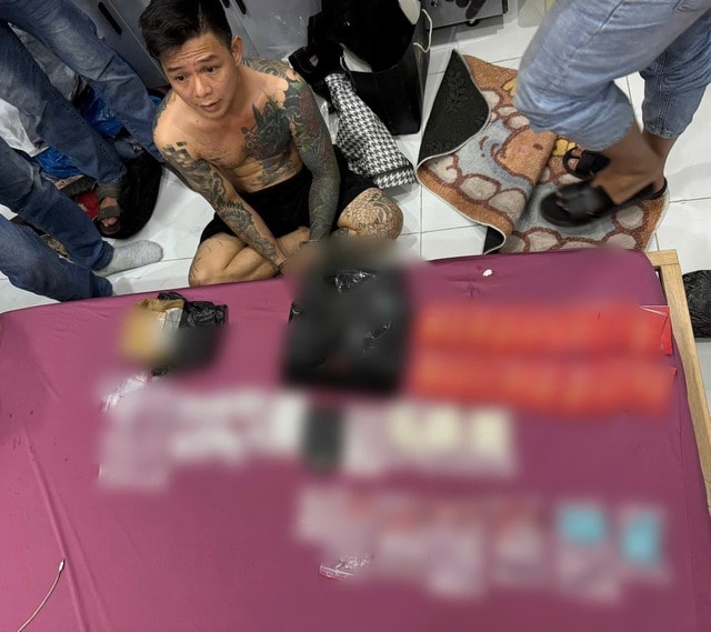 Phát hiện nhóm 'bay lắc' ở chung cư, lộ đường dây mua bán ma túy lớn- Ảnh 1.