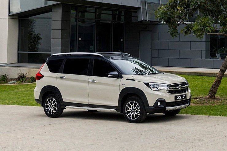 Cận cảnh cụm đèn pha LED trên Suzuki XL7 Hybrid