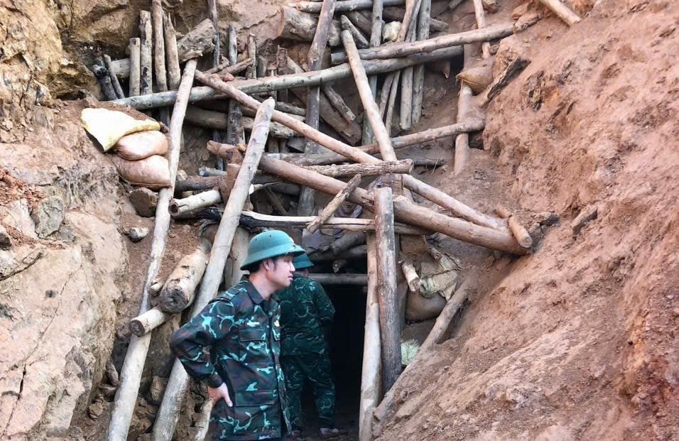 Bên trong điểm nóng khai thác vàng vừa bị truy quét ở Huế- Ảnh 1.