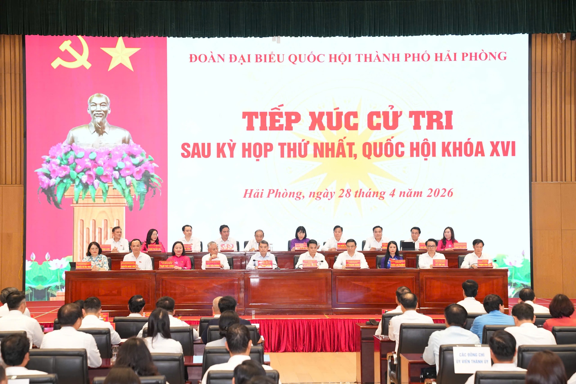 Thủ tướng Chính phủ Lê Minh Hưng tiếp xúc cử tri tại TP Hải Phòng- Ảnh 1.