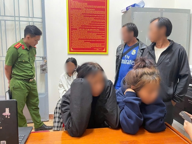 Ngăn chặn kịp thời 9 thiếu niên vào TPHCM tìm 'việc nhẹ lương cao'- Ảnh 1.