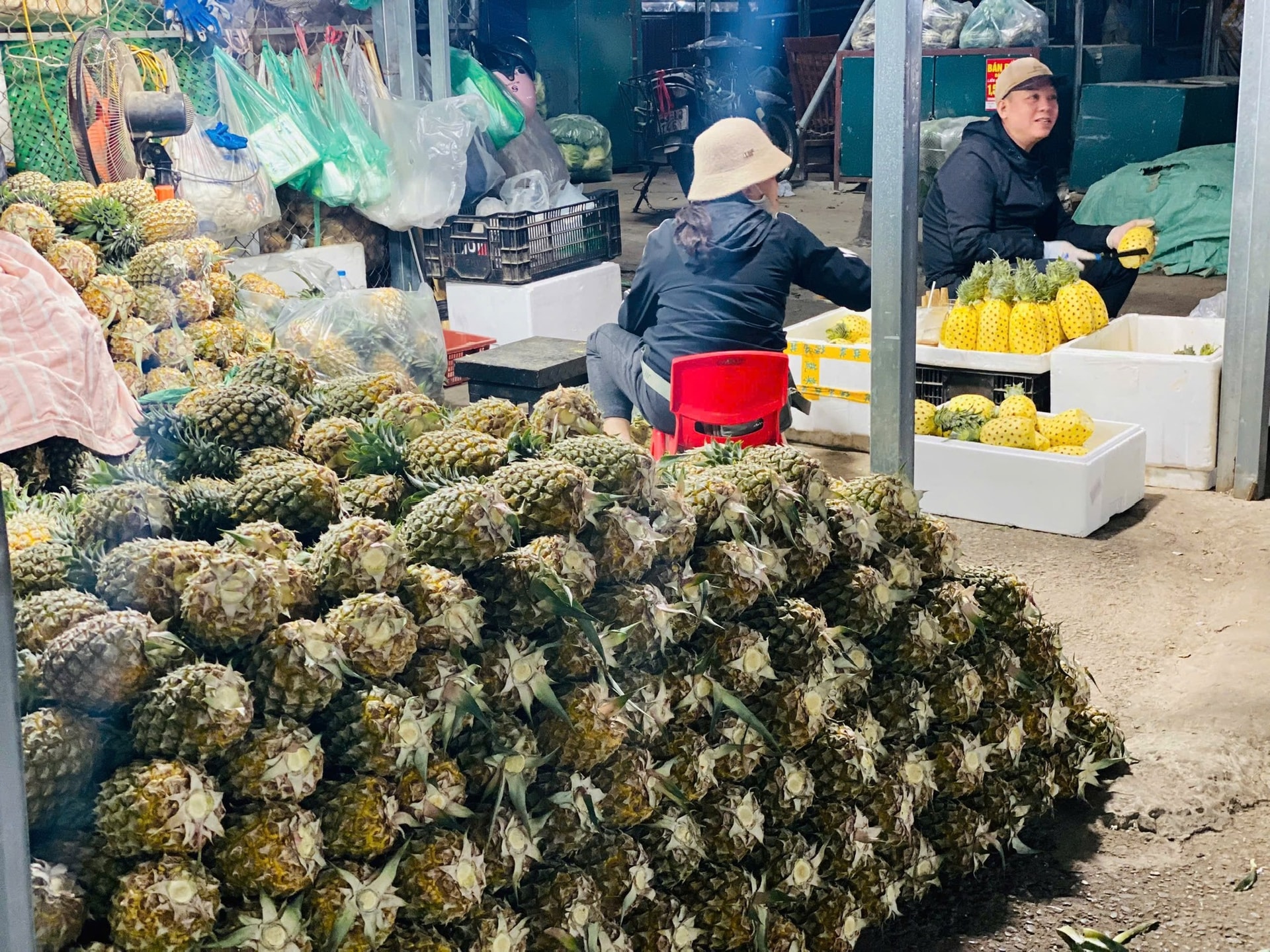 Một loại quả đang vào mùa bán đầy chợ Việt giá chỉ hơn chục nghìn đồng/quả, hương vị thơm ngon, tốt cho sức khỏe- Ảnh 5.