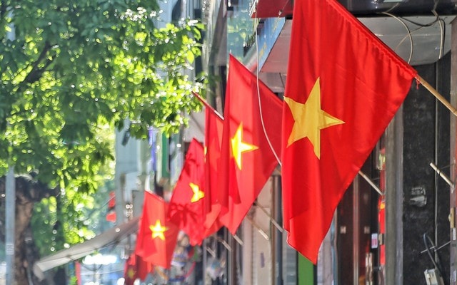 Chuyên gia thời tiết nhận định: lễ 30/4–1/5 Bắc Bộ mát mẻ, Nam Bộ giảm dần nắng nóng- Ảnh 1.