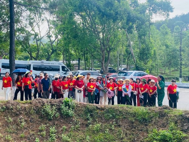 Tri ân tại Ngã ba Đồng Lộc- Ảnh 6.